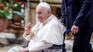 Papa Francisco usando cadeira de rodas em evento devido à sua artrose - Getty Images