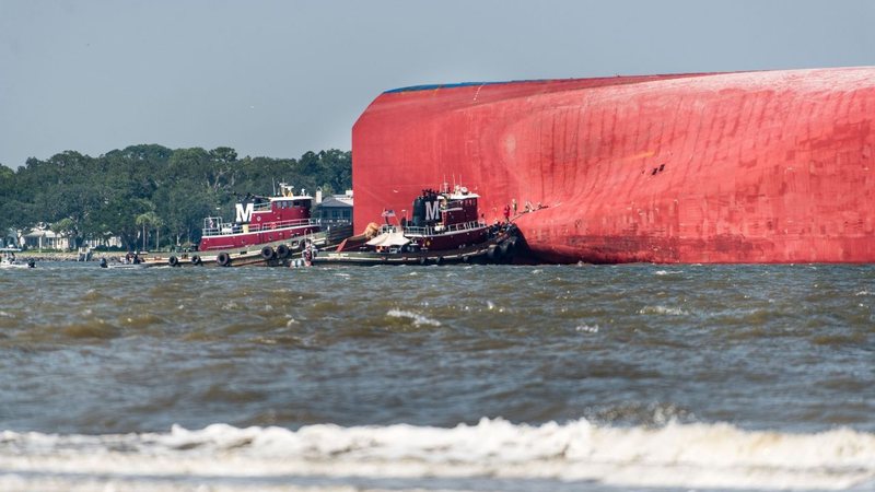 MV Golden Ray após tombar, em setembro de 2019 - Getty Images
