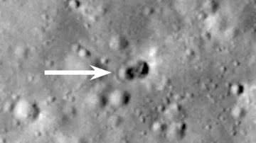 Registro da cratera dupla achada na Lua em novas imagens feitas pela NASA - Divulgação/ Redes sociais NASA