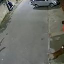 Registro da câmera de segurança do pitbull atacando menino de 9 anos - Divulgação/Twitter/O Globo