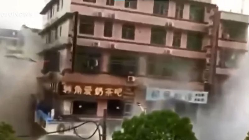 Vídeo local de desabamento de prédio na China