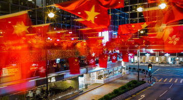 Bandeiras da China e de Hong Kong - Getty Images