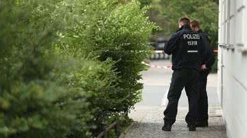 Policiais alemães em investigação criminal - Getty Images