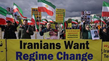 Imagem de protesto realizado em Berlim pela mudança no Irã - Getty Images