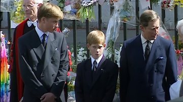 William, Harry e Charles no funeral de Diana - Reprodução/Vídeo/Youtube