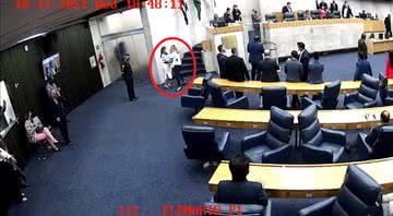 Imagens das câmeras de segurança da Câmara de SP - Câmara de SP via TV Folha