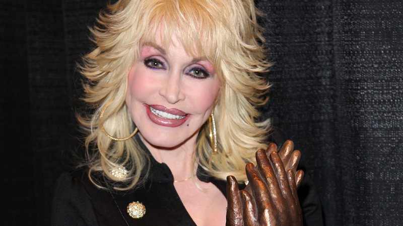 Fotografia de Dolly Parton - Wikimedia Commons