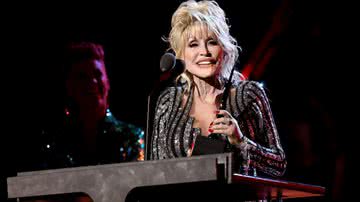Dolly Parton durante apresentação - Getty Images