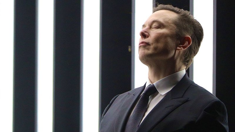 Elon Musk durante evento da Tesla em 2022 - Getty Images