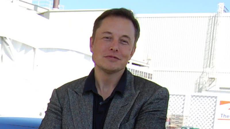 Fotografia de Elon Musk em meados de 2011 - Wikimedia Commons
