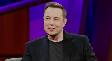 Imagem de Elon Musk durante entrevista - Wikimedia Commons