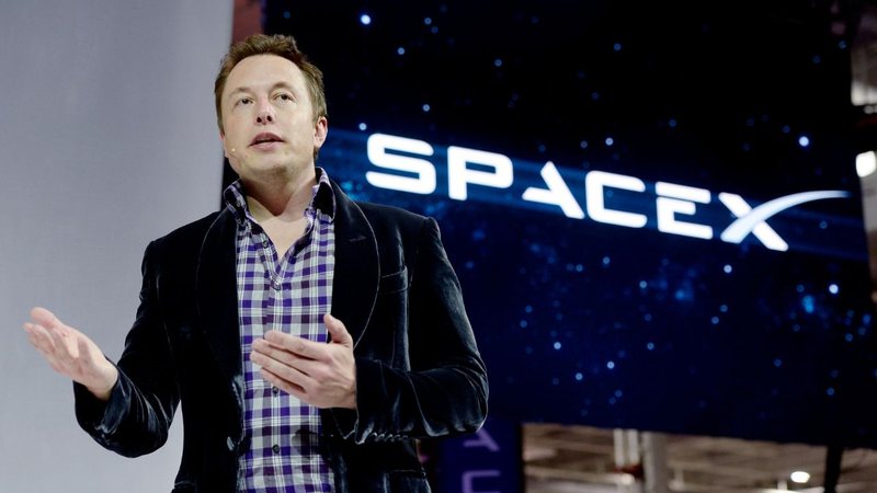 Elon apresentando a SpaceX em 2014