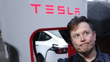 Montagem de Elon Musk e da marca Tesla - Getty Images