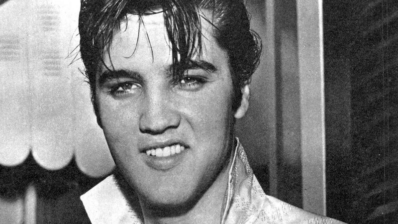 Elvis em retrato de 1958