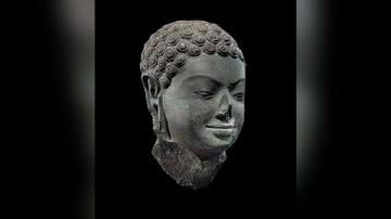 A cabeça de uma escultura de Buda do século 7 está entre os itens devolvidos - Gabinete do Procurador dos EUA,