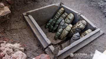 Esculturas astecas encontradas enterradas - INAH