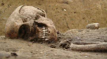 O esqueleto da ‘Senhora de Bietikow’ - Divulgação - Philipp Roskoschinski/Archaeros