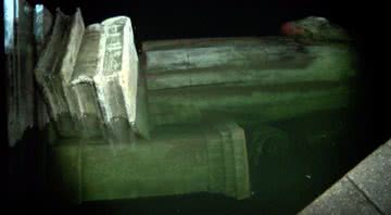 A estátua de Cristóvão Colombo foi jogado em lago nos Estados Unidos - Divulgação/Twitter