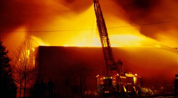 Incêndio na Everett Community College, em 1987 - Divulgação