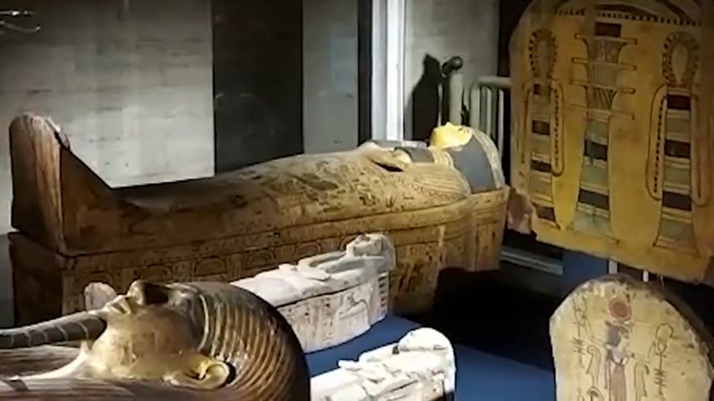 Imagem de algumas das múmias na exposição - Divulgação