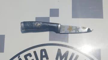 Faca encontrada em mochila de estudante em escola no interior de São Paulo - Divulgação/Polícia Militar