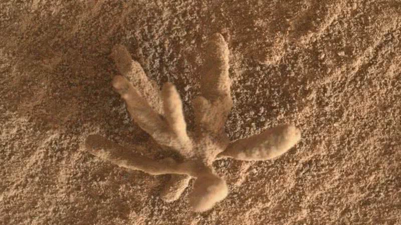 Formação mineral registrada pela sonda Curiosity em Marte