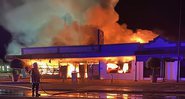 Loja pegando fogo em Bruce Rock, Austrália - Divulgação/Twitter/Bruce Rock Police Department