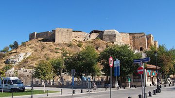 Fotografia do Castelo em 2014 - Wikimedia Commons / rheins by CC BY 3.0
