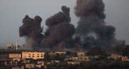 Imagem de um bombardeio ocorrido na Síria - Getty Images