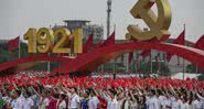 Pessoas reunidas em Pequim para celebras os 100 anos do Partido Comunista da China - Getty Images
