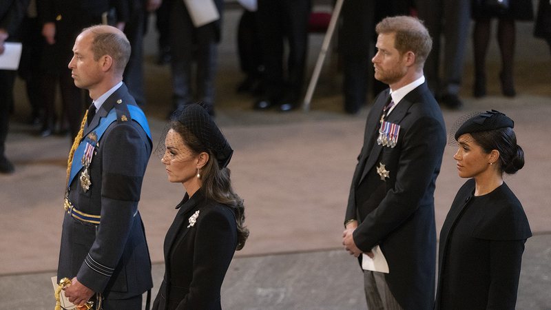 Harry e Meghan ao lado de William e Kate no funeral de Elizabeth II - Getty Images