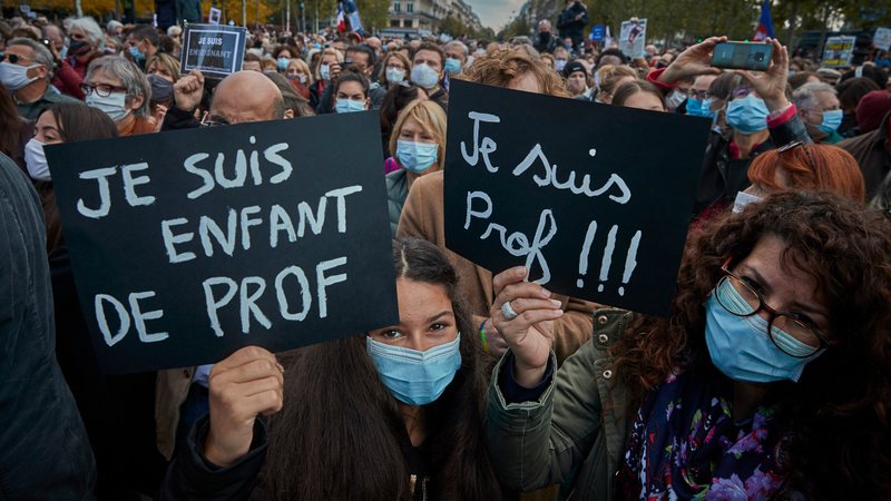 Manifestação em homenagem ao professor e contra o extremismo religioso - Getty Images