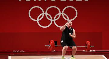 A atleta neozelandesa Laurel Hubbard em ação - Getty Images