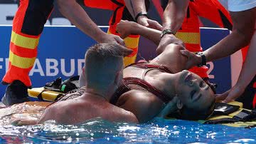 A nadadora norte-americana Anita Álvarez desmaiou durante prova - Getty Images