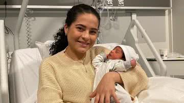 Tamara junto ao filho recém-nascido - Reprodução