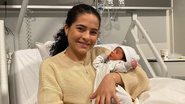 Tamara junto ao filho recém-nascido - Reprodução