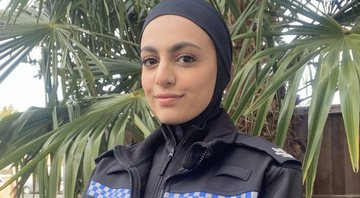 Fotografia de Khadeejah Mansur com o hijab de teste - Divulgação/Polícia de Leicestershire