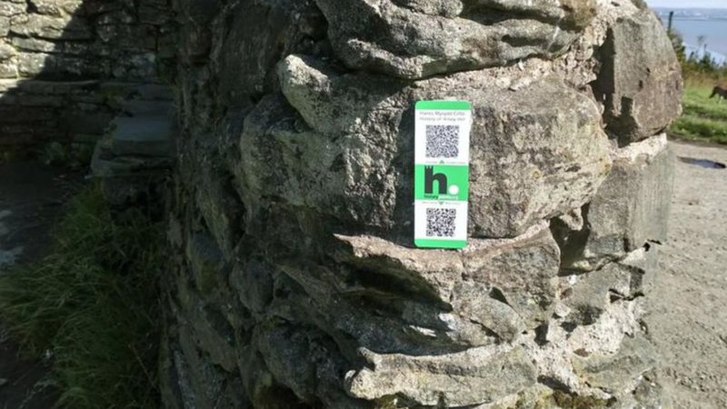 Código QR em ruínas da Maesteg House, em Kilvey Hill, Swansea - Divulgação/HISTORYPOINTS.ORG