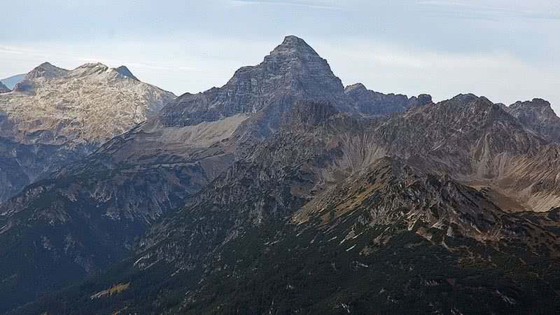 Fotografia do monte Hochvogel - Wikimedia Commons