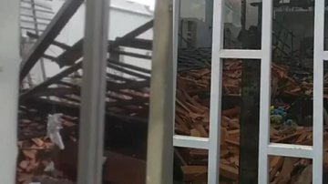 Igreja após o teto desabar - Reprodução/vídeo