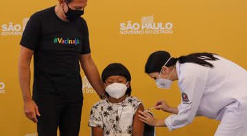 O momento da vacinação - Divulgação/Governo de São Paulo