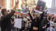 Protesto pela morte da curda iraniana Mahsa Amini, na Turquia - Getty Images