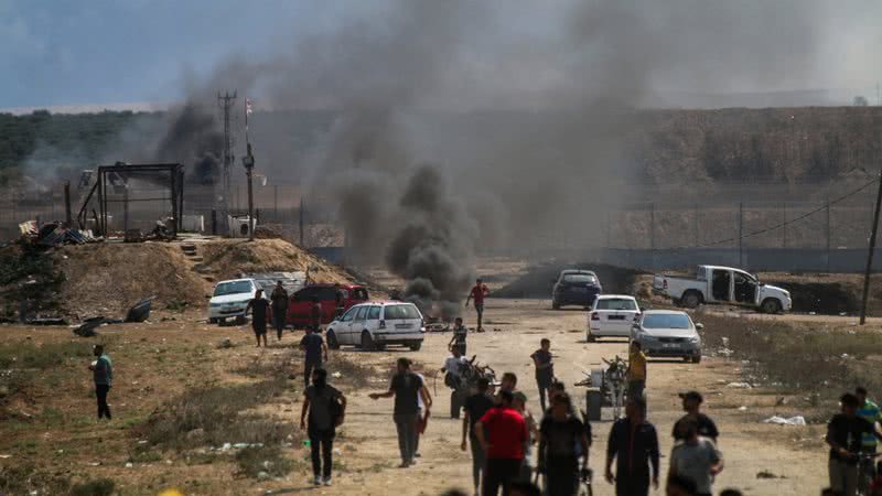 Fotografia tirada na Faixa de Gaza durante conflito entre o Hamas e Israel - Getty Images