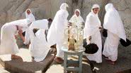 Imagem meramente ilustrativa de freiras jainistas performando uma cerimônia - Getty Images
