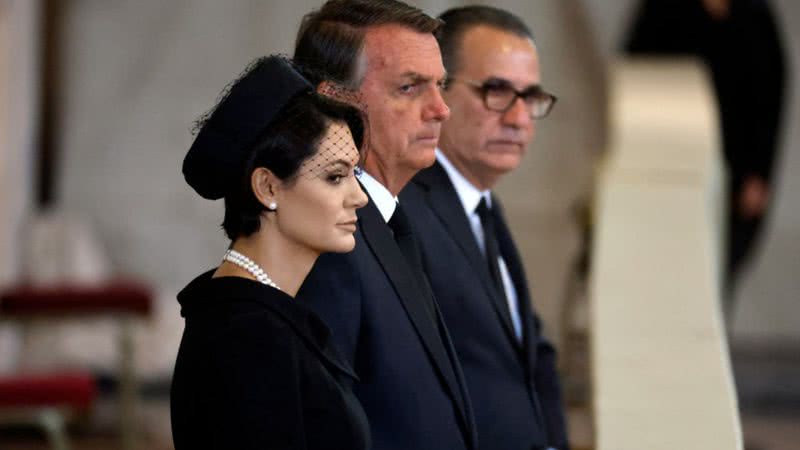 Michelle Bolsonaro, Jair Bolsonaro e Silas Malafaia durante velório de Elizabeth II - Getty Images