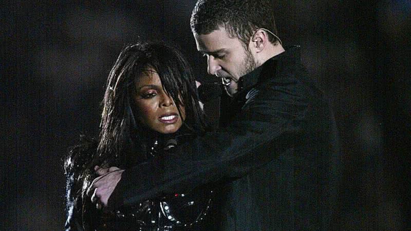 Janet Jackson e Justin Timberlake na polêmica apresentação do Super Bowl em 2004 - Getty Images