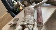 Estátua de Jesus Cristo crucificado quebrada na Paróquia Nossa Senhora das Graças - Divulgação/RepórterMT