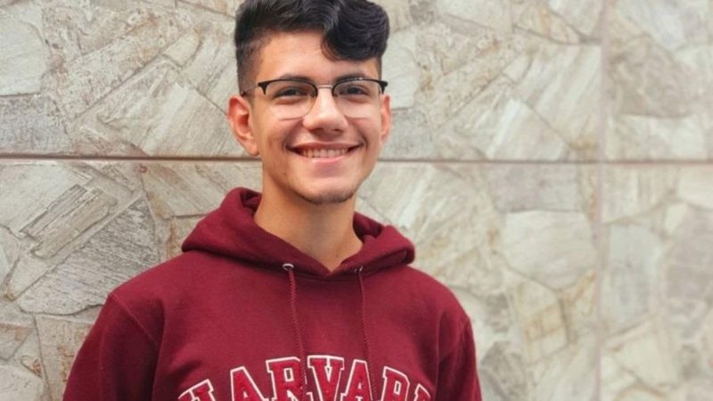 O estudante João Victor Arruda foi aprovado em Harvard - Divulgação/Arquivo Pessoal