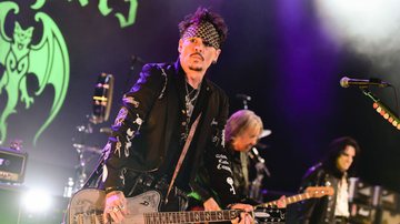 Johnny Depp tocando com o The Hollywood Vampires em 2019 - Getty Images