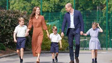 Princesa Kate e príncipe William com seus filhos, George, Louis e Charlotte - Getty Images
